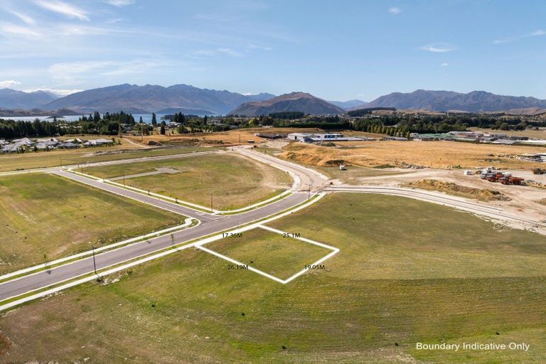 Photo of property in 42 Doug Ledgerwood Drive, Wanaka, 9305