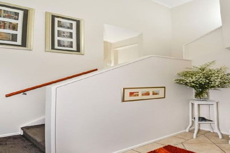 Photo of property in 1/378 East Coast Road, Sunnynook, Auckland, 0630