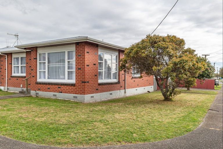 Photo of property in 57 Weraroa Road, Levin, 5510