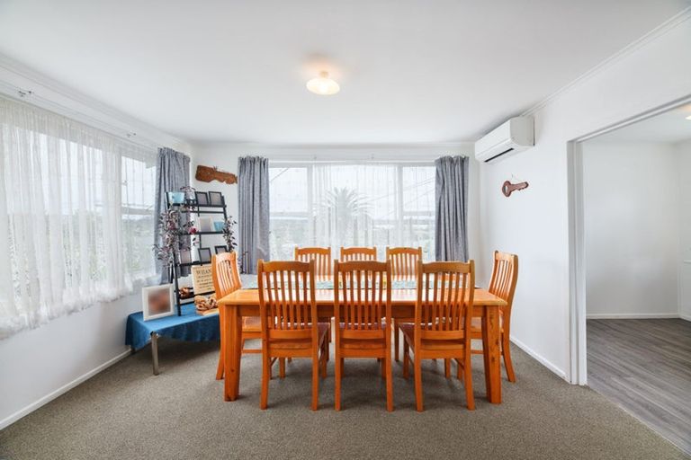 Photo of property in 3 Statesman Street, Henderson, Auckland, 0612
