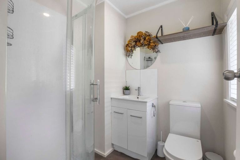 Photo of property in 3 Trosk Place, Waiuku, 2123