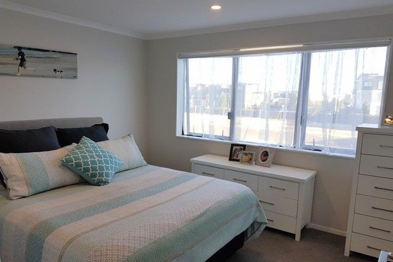 Photo of property in 21 Kanuka Road, Hobsonville, Auckland, 0616