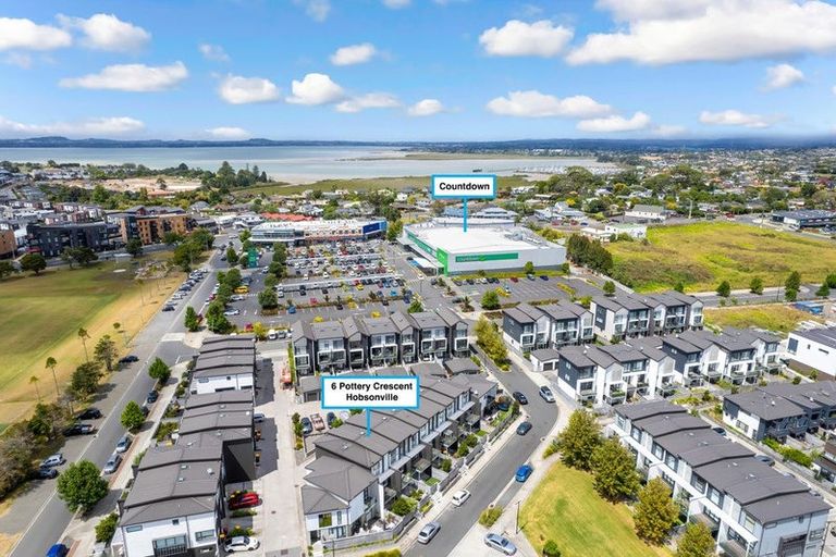 Photo of property in 6 Pottery Crescent, Hobsonville, Auckland, 0618