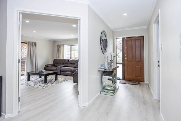 Photo of property in 7 Hollinger Place, Nawton, Hamilton, 3200