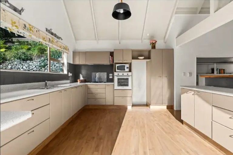 Photo of property in 22 Burns Road, Hospital Hill, Napier, 4110