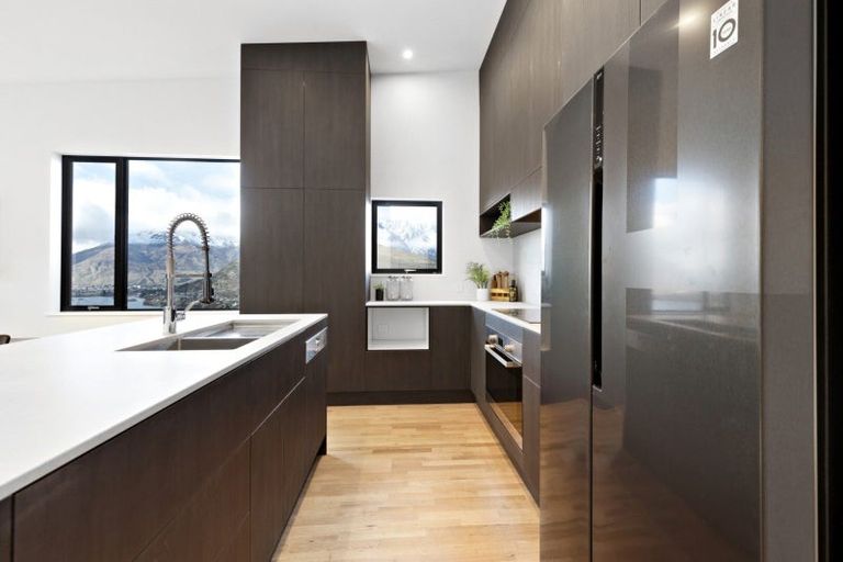 Photo of property in 5 Lancewood Lane, Queenstown, 9300