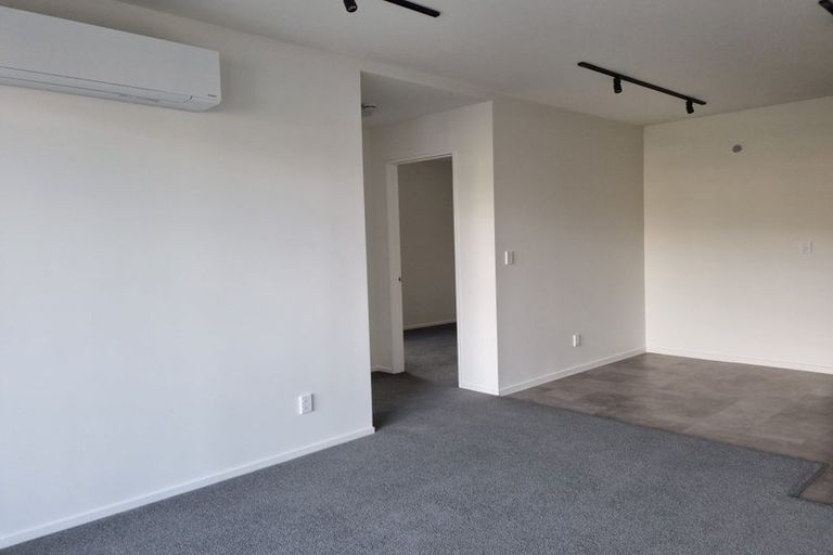 Photo of property in 63u3 Tiketike Way, Brooklyn, Wellington, 6021