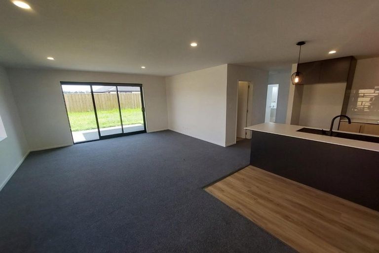 Photo of property in 30 Eileen Way, Rolleston, 7615