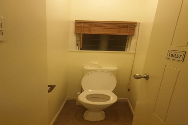 Photo of property in 8 River Road, Te Atatu Peninsula, Auckland, 0610