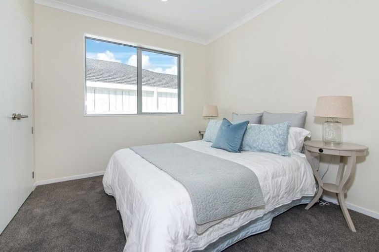 Photo of property in 1 Fred White Drive, Kumeu, 0810