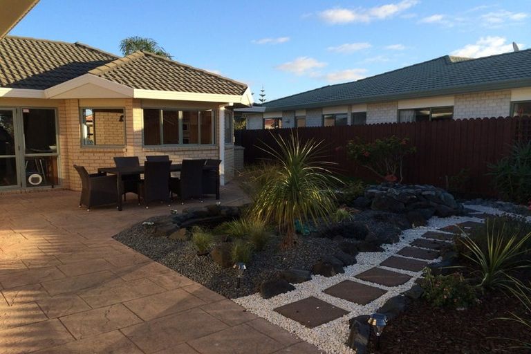 Photo of property in 179 Lakeside Drive, Orewa, 0931