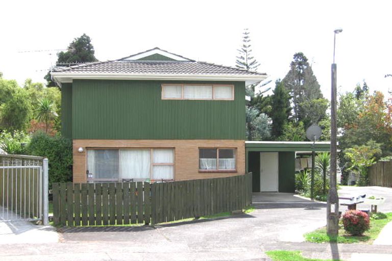 Photo of property in 3/8 Cezanne Place, New Lynn, Auckland, 0600