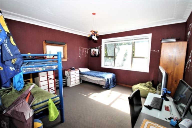 Photo of property in 180 Gladstone Road, Dalmore, Dunedin, 9010