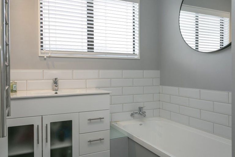 Photo of property in 61 Arthur Crescent, Hilltop, Taupo, 3330