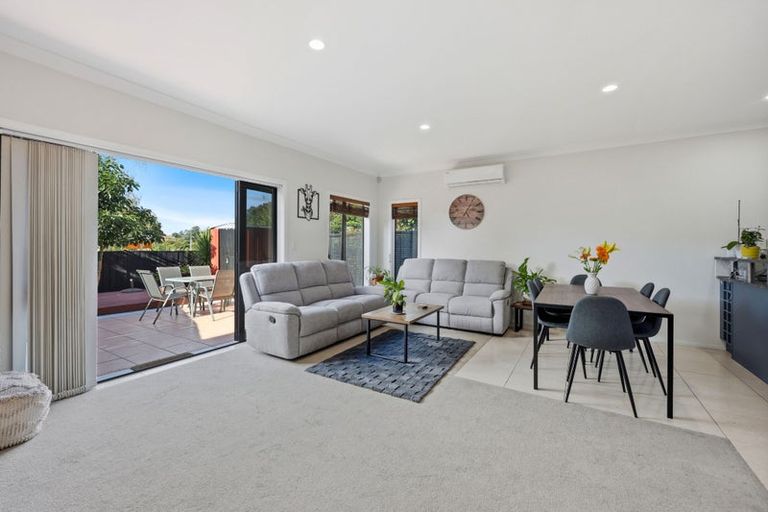 Photo of property in 118 Huntington Drive, Huntington Park, Auckland, 2013