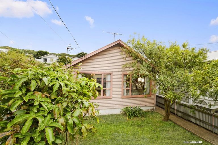 Photo of property in 70 The Parade, Island Bay, Wellington, 6023