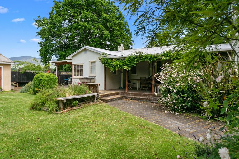 Photo of property in 949 Maungatautari Road, Maungatautari, Cambridge, 3494