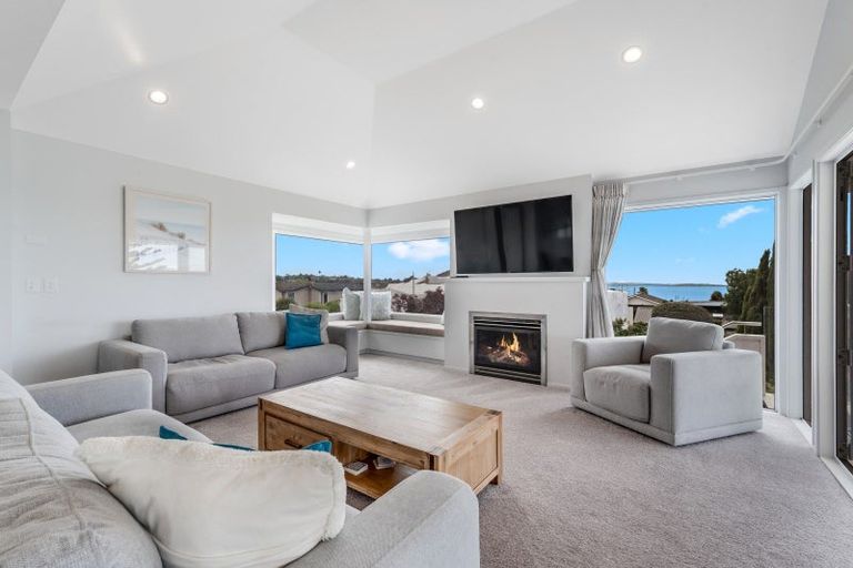 Photo of property in 1/121 Pah Road, Cockle Bay, Auckland, 2014