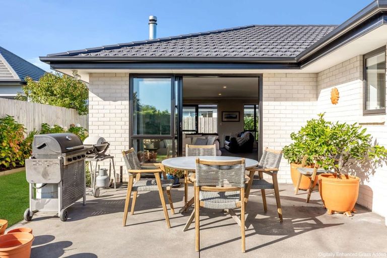 Photo of property in 27 Katrine Drive, Marshland, Christchurch, 8083