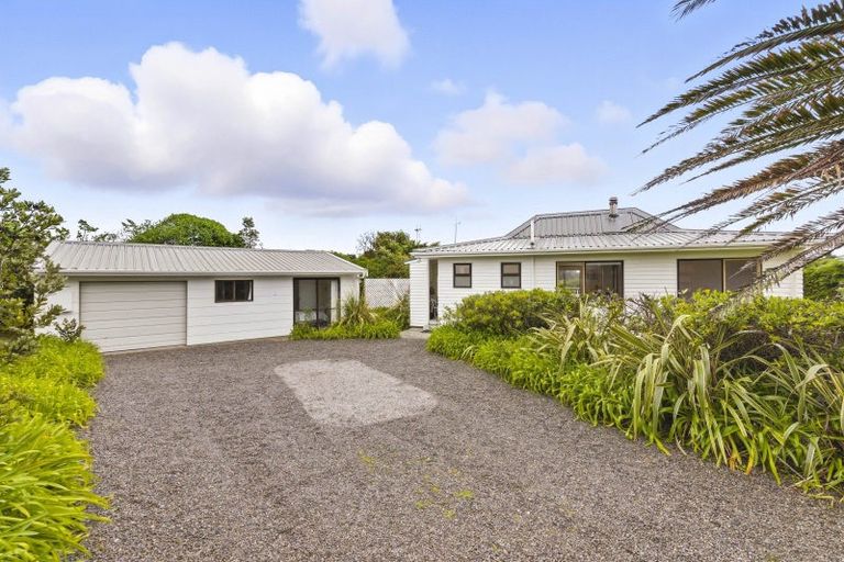 Photo of property in 5 Norna Grove, Waikawa Beach, Manakau, 5573