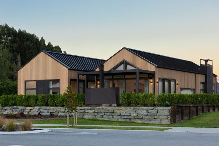 Photo of property in Kawarau Heights, 22 Kawarau Heights Boulevard, Lake Hayes, Queenstown, 9304
