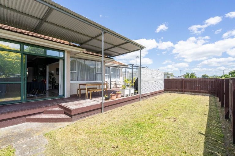 Photo of property in 28 Milton Street, Roslyn, Palmerston North, 4414