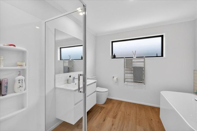 Photo of property in 46 Hammick Crescent, Pyes Pa, Tauranga, 3112