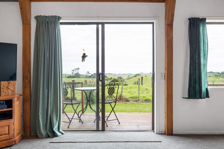 Photo of property in 2160 Awhitu Road, Pollok, Waiuku, 2684