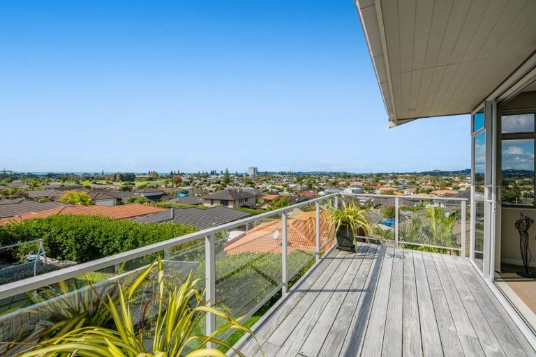 Photo of property in 39 Grand Drive, Orewa, 0931