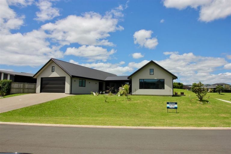 Photo of property in 70 Leeward Drive, Whitianga, 3510
