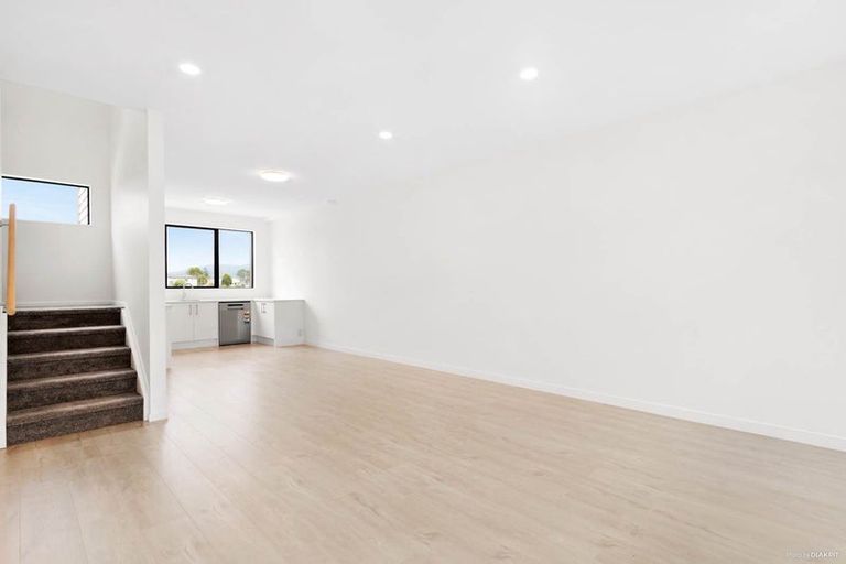 Photo of property in 40 Bloom Crescent, Sunnyvale, Auckland, 0612