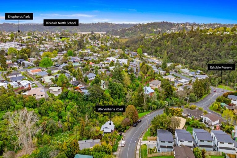 Photo of property in 204 Verbena Road, Birkdale, Auckland, 0626