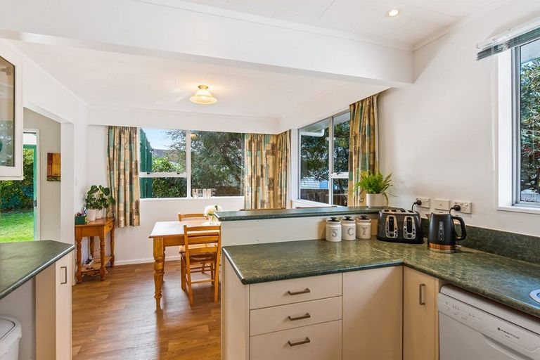 Photo of property in 37 Te Kupe Road, Paraparaumu Beach, Paraparaumu, 5032