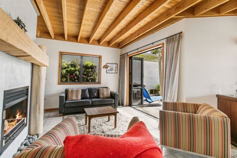 Photo of property in 66 Spinnaker Drive, Te Atatu Peninsula, Auckland, 0610