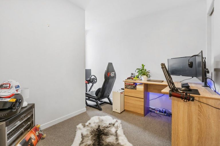 Photo of property in 7u2 Handyside Street, Tawa, Wellington, 5028