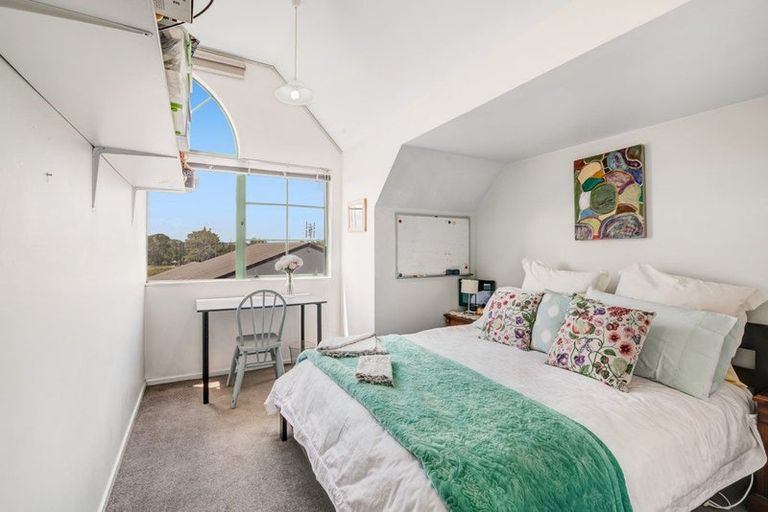 Photo of property in 1/3 Pelican Lane, Unsworth Heights, Auckland, 0632