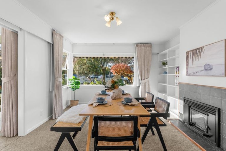 Photo of property in 229 Memorial Avenue, Burnside, Christchurch, 8053
