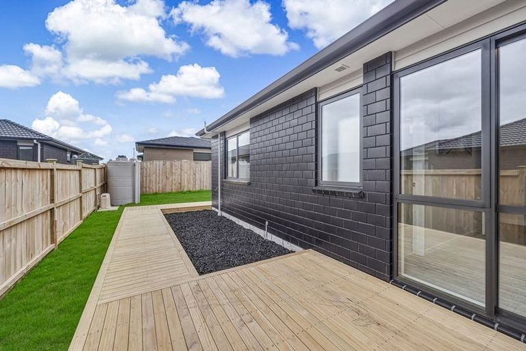 Photo of property in 24 Booker Drive, Tuakau, 2121
