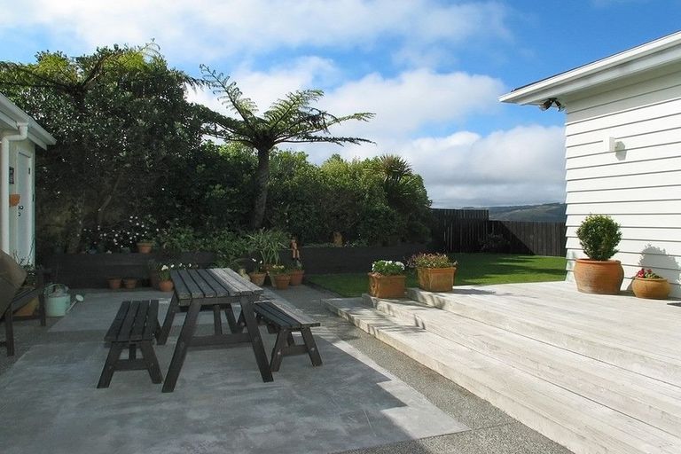 Photo of property in 11 Hallewell Crescent, Johnsonville, Wellington, 6037