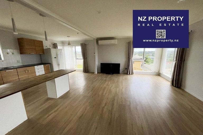 Photo of property in 15 Doone Place, Massey, Auckland, 0614