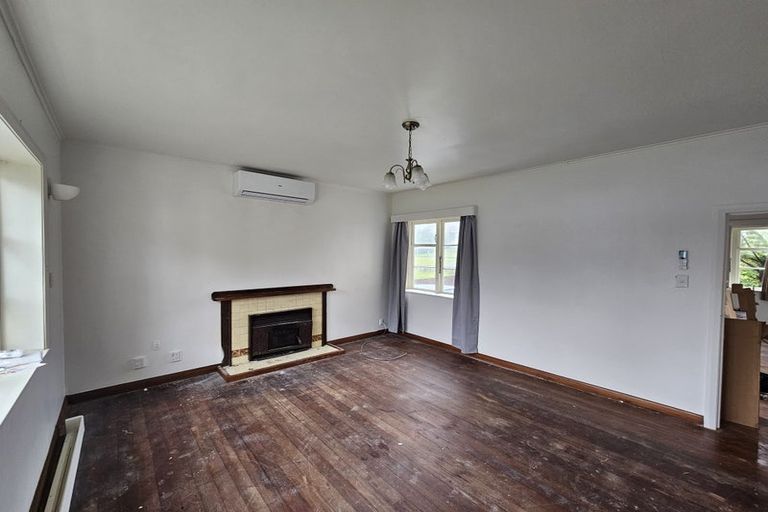 Photo of property in 10 Bould Street, Johnsonville, Wellington, 6037