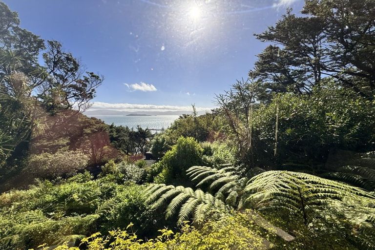 Photo of property in 7 Huia Road, Days Bay, Lower Hutt, 5013