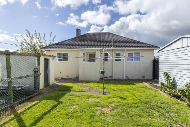 Photo of property in 55 Wrantage Street, Westown, New Plymouth, 4310