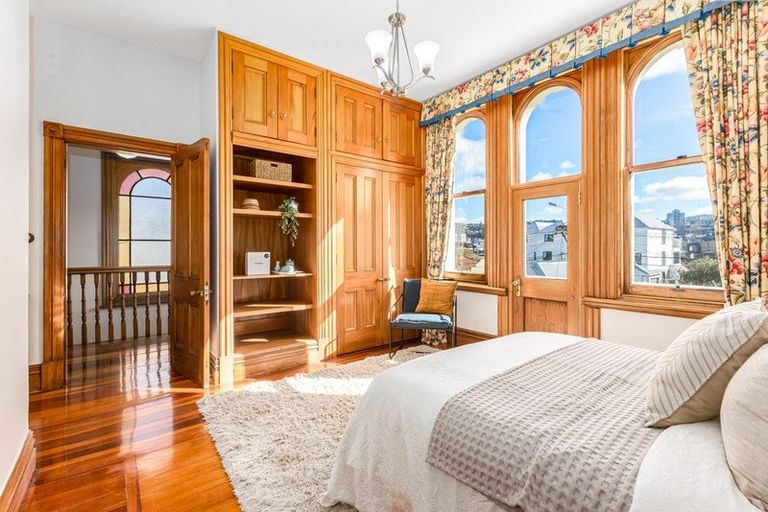 Photo of property in 46 Roxburgh Street, Mount Victoria, Wellington, 6011
