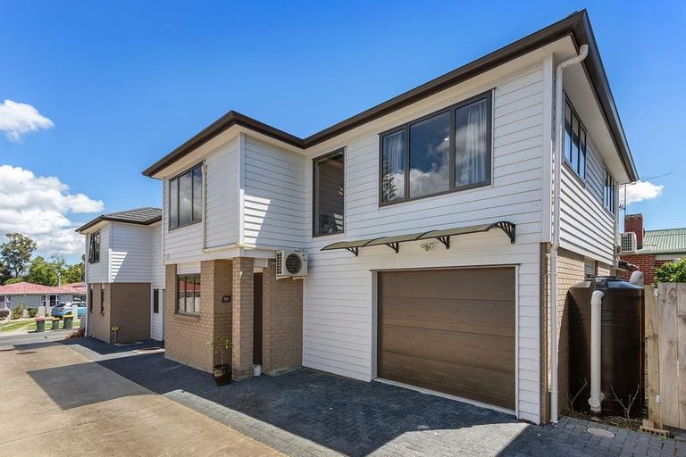 Photo of property in 9b Kingdale Road, Henderson, Auckland, 0610