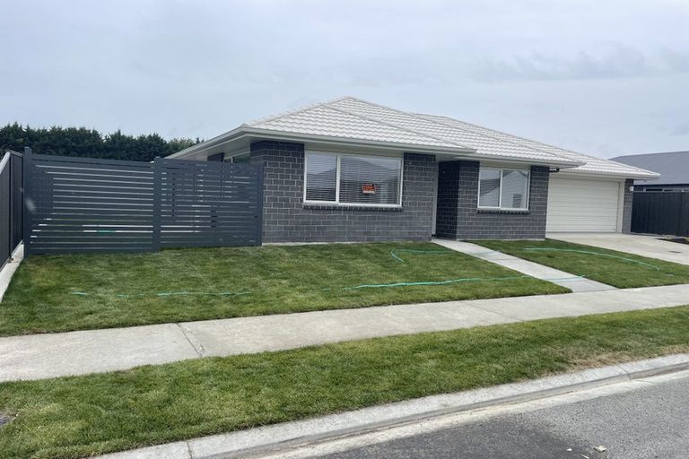 Photo of property in 14 George Yee Place, Taradale, 4112