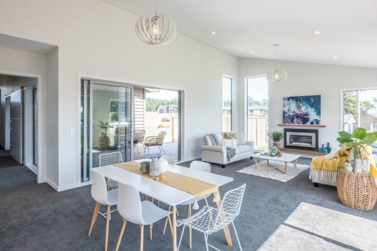 Photo of property in 1 Lamont Place, Waikanae, 5036