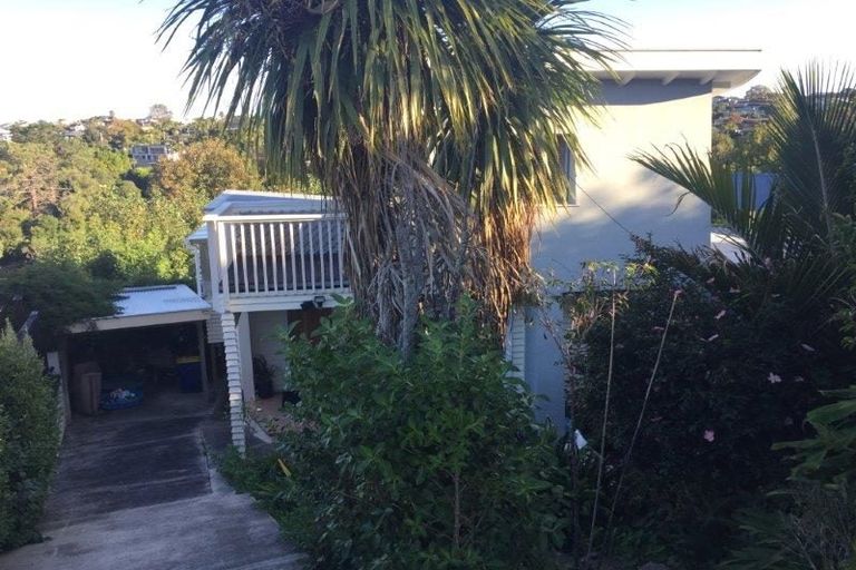 Photo of property in 32 Peter Terrace, Castor Bay, Auckland, 0620