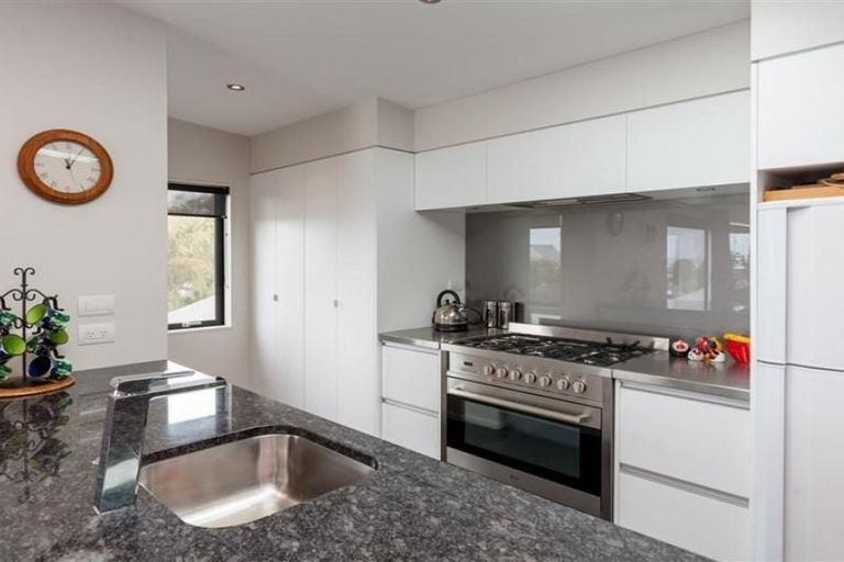 Photo of property in 1152b South Road, Oakura, 4314
