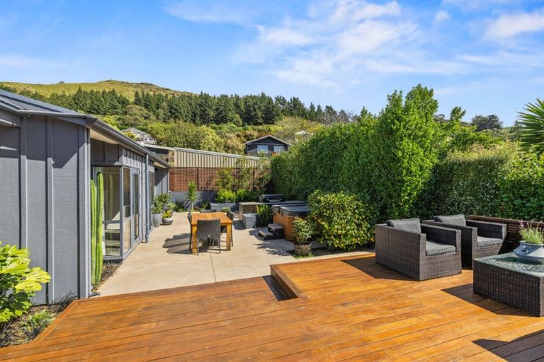 Photo of property in 77 Port Hills Road, Heathcote Valley, Christchurch, 8022